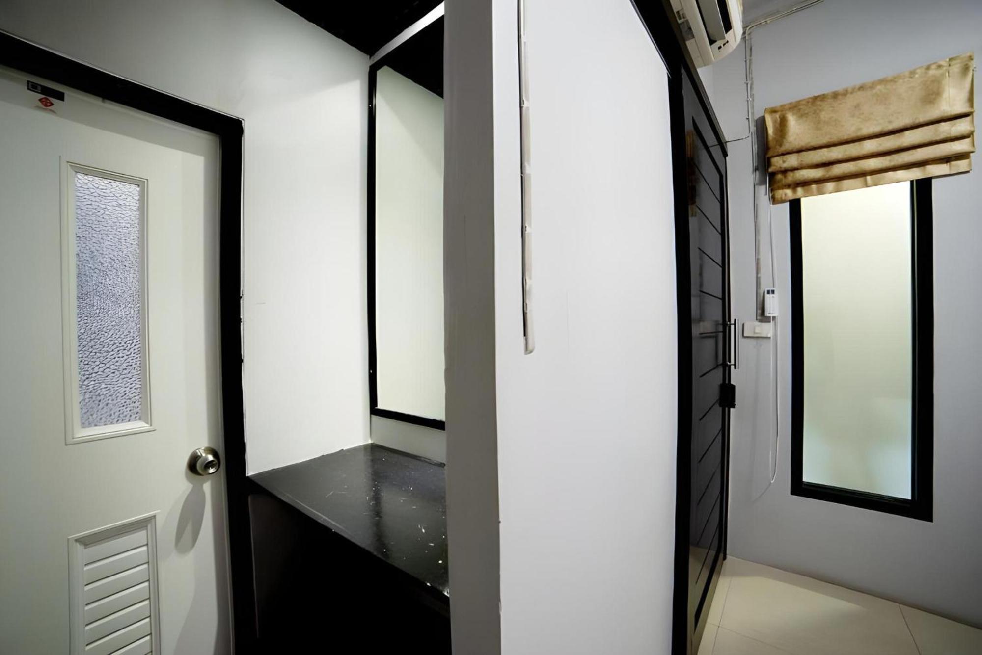 โอโย 465 กรุงเก่า ทราเวลเลอร์ ลอดจ์ Hotel พระนครศรีอยุธยา ภายนอก รูปภาพ