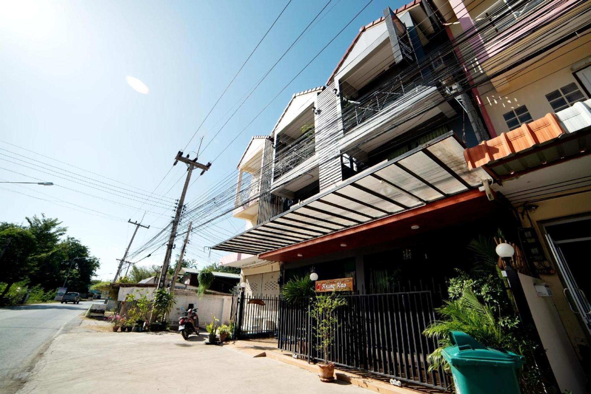 โอโย 465 กรุงเก่า ทราเวลเลอร์ ลอดจ์ Hotel พระนครศรีอยุธยา ภายนอก รูปภาพ
